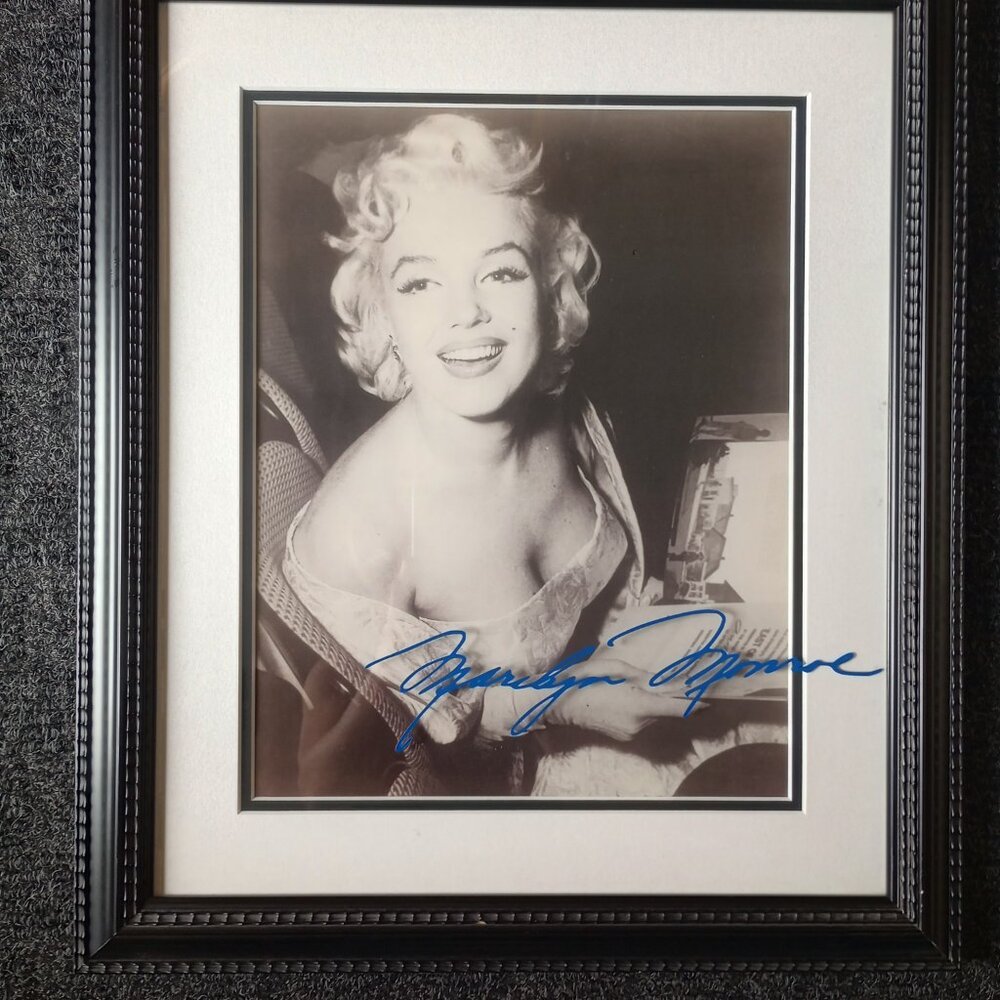 Framed Print of Marilyn Munroe with Certificate